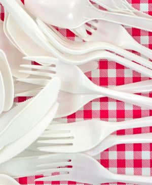 Single-use plastic cutlery